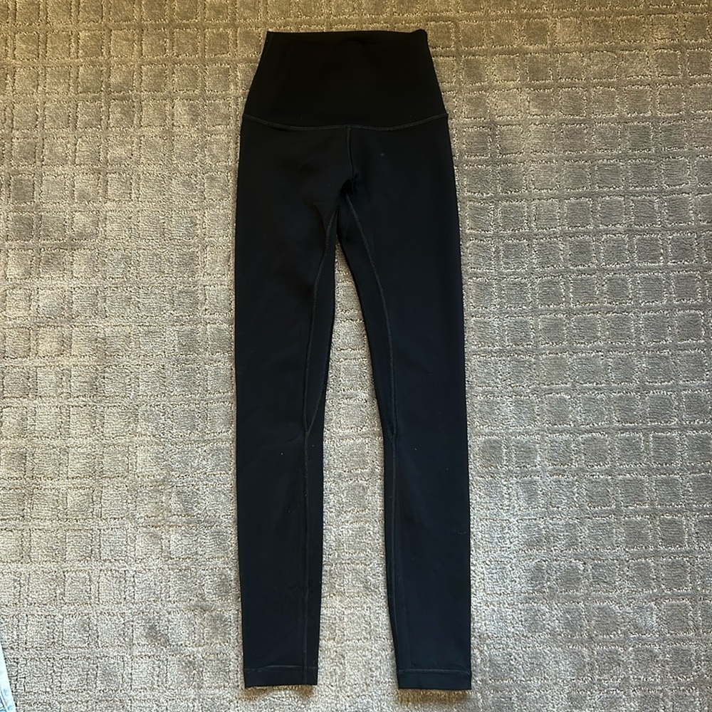 Black Lululemon Align leggings